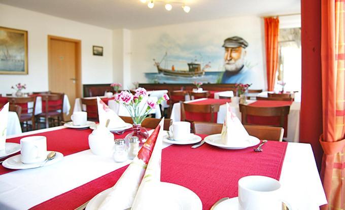 Hotel Zur Bruecke Greifswald Buitenkant foto