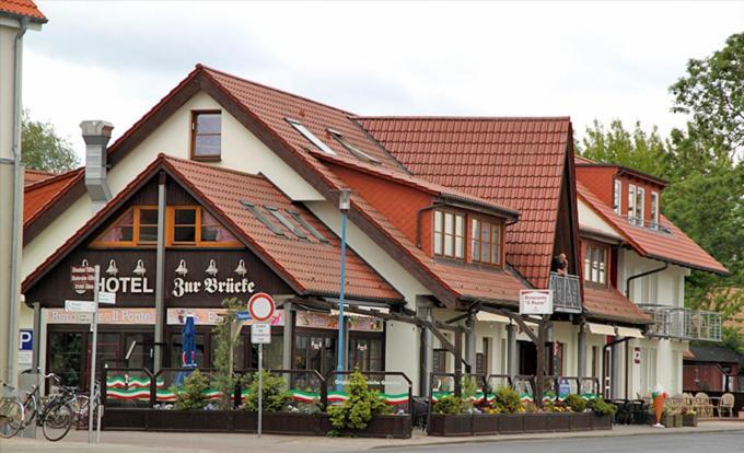 Hotel Zur Bruecke Greifswald Buitenkant foto