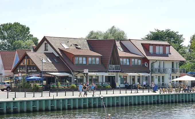 Hotel Zur Bruecke Greifswald Buitenkant foto