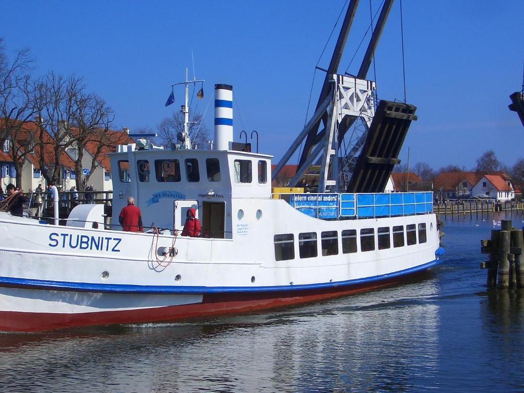 Hotel Zur Bruecke Greifswald Buitenkant foto